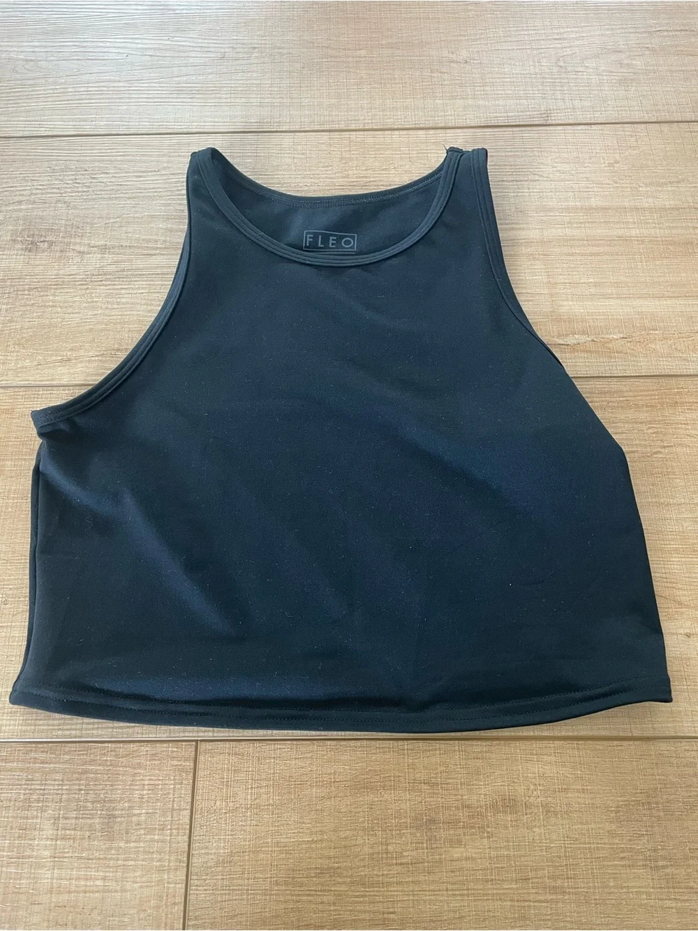 Fleo Black High-Neck Cropped Fitness Tank - Picture 1 of 3
